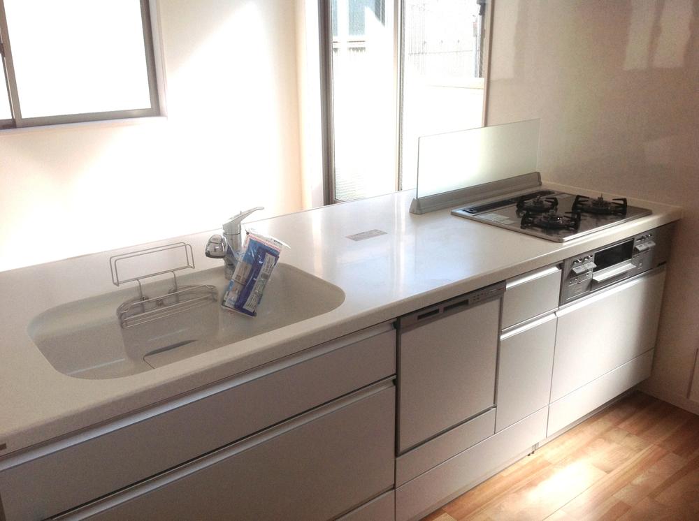 Same specifications photos (living). From the easy-to-use counter kitchen, Because the entire living room overlooking, It is also recommended for those who small children come.