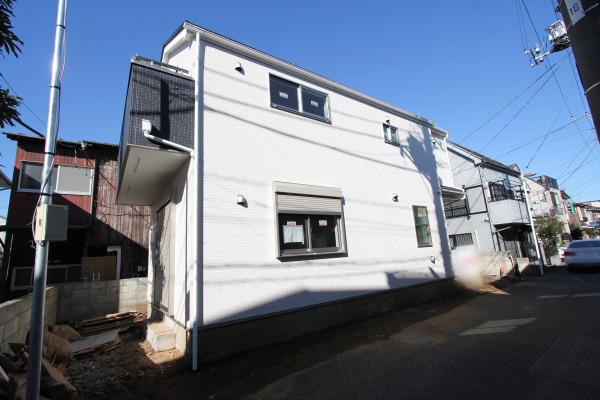 Local photos, including front road. Local (December 14, 2013) Shooting