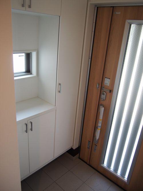 Entrance. B Building ・ Entrance