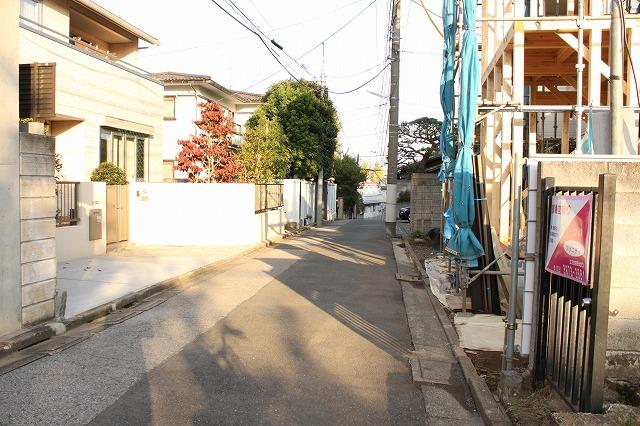 Local photos, including front road. Local (10 May 2013) Shooting