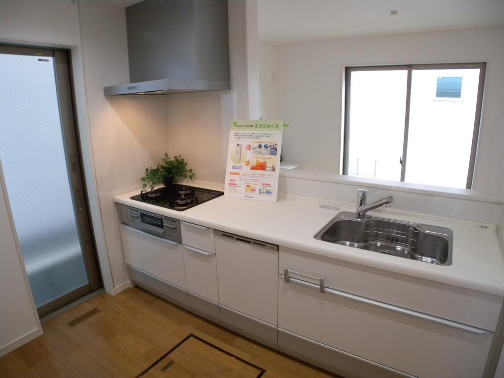 Same specifications photo (kitchen). Example of construction