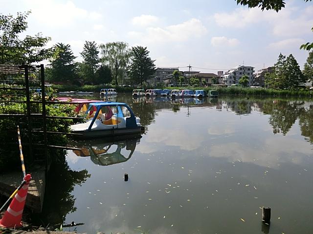 park. To Metropolitan Shakujii Park 320m lush Metropolitan Shakujii Park. You can also enjoy cherry blossoms in spring.