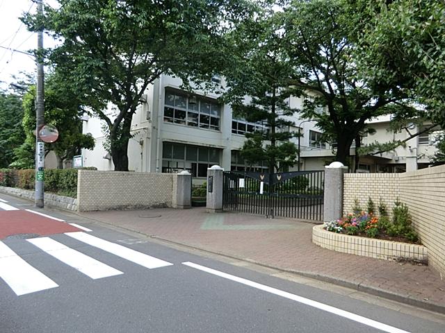 Junior high school. 757m to Nerima Kaishin first junior high school