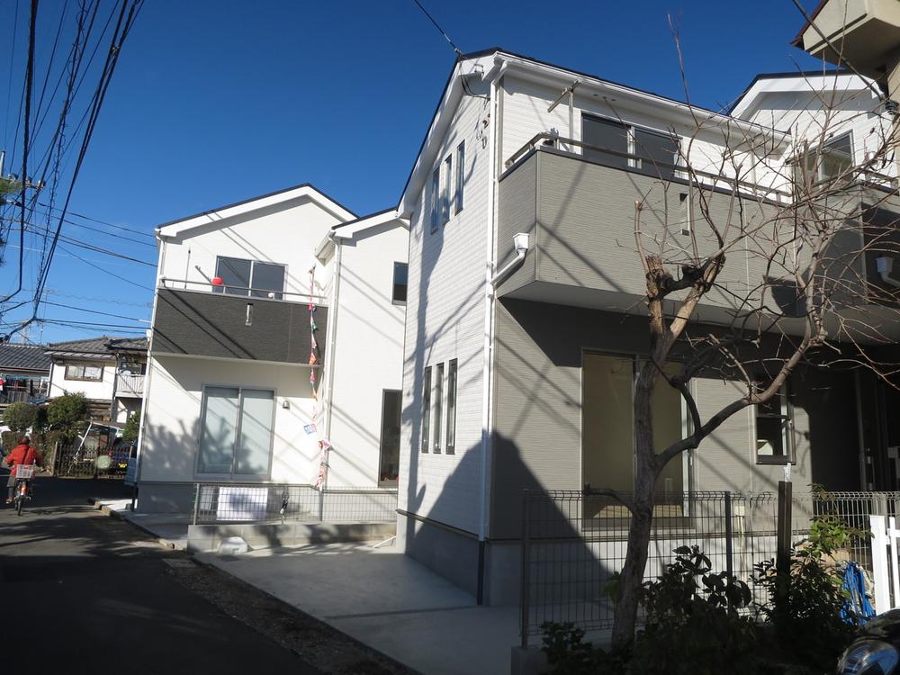 Local appearance photo. Local (12 May 2013) Shooting