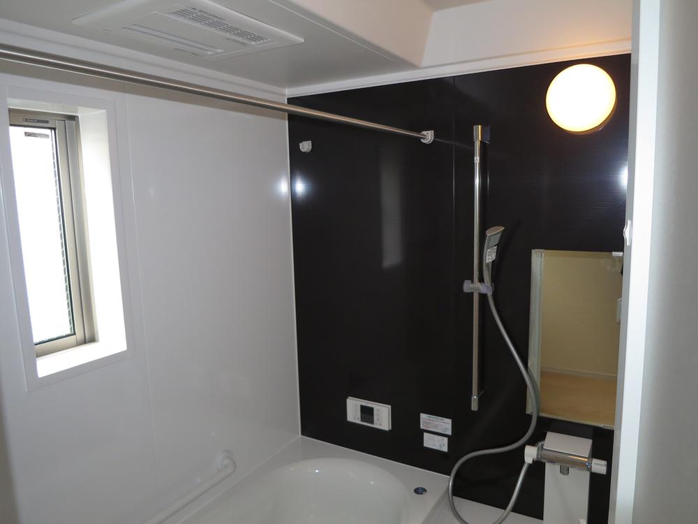 Bathroom. Local (12 May 2013) Shooting