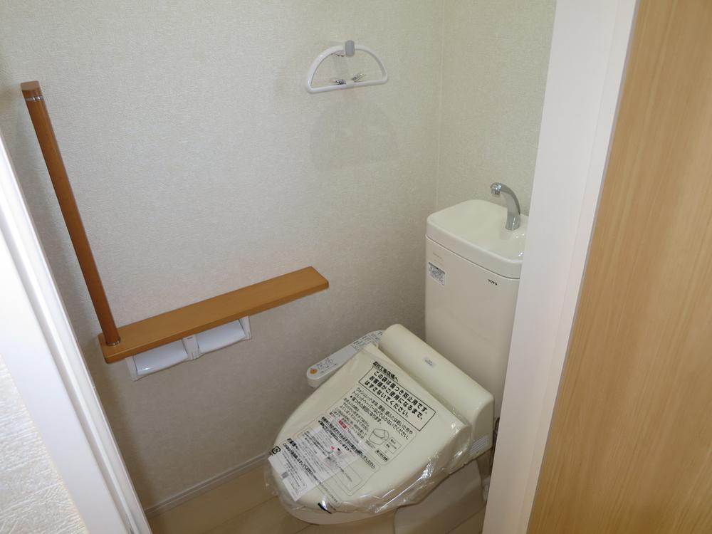 Toilet. Local (12 May 2013) Shooting