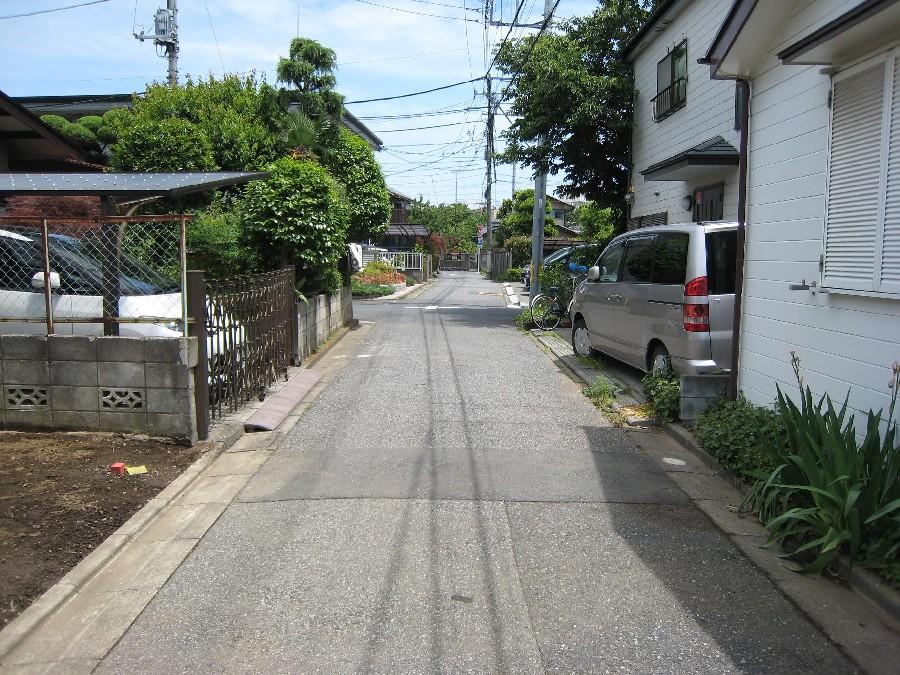 Local photos, including front road. Local (12 May 2013) Shooting