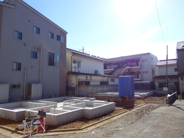 Local appearance photo. Local (12 May 2013) Shooting