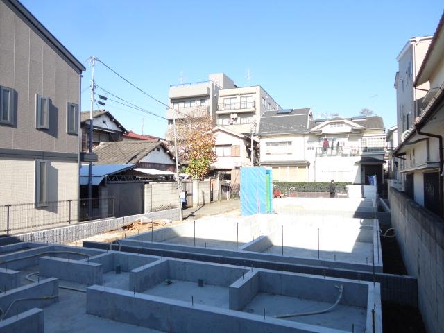 Local appearance photo. Local (12 May 2013) Shooting