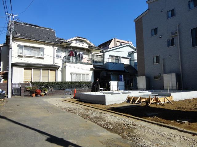 Local appearance photo. Local (12 May 2013) Shooting