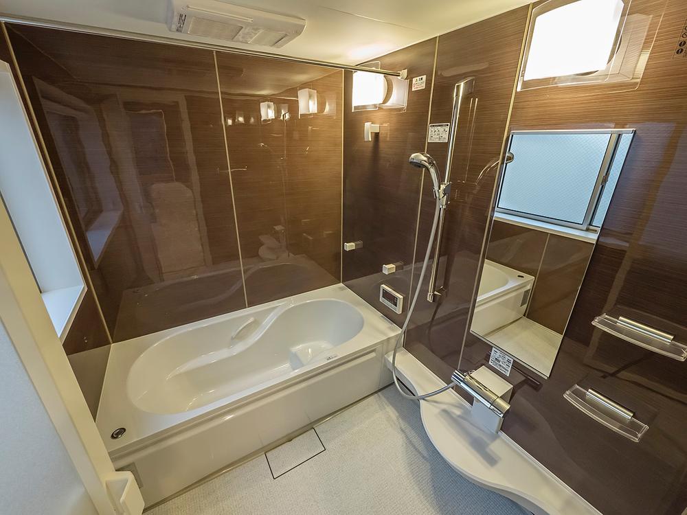 Same specifications photo (bathroom). Bathroom construction cases