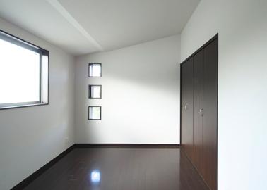 Non-living room. The main bedroom is with WIC is 7.6 tatami