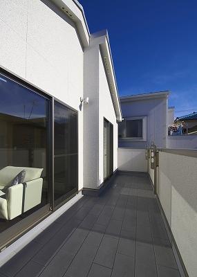 Balcony. Wide balcony You can enter and exit from 2 rooms