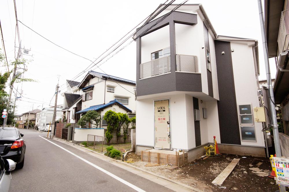 Local photos, including front road. Parking in addition to the one, 90.38 sq m and can also be parked wheel of the bicycle to the spread of on-site. Will be high building there is no area around.