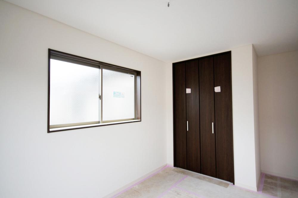 Non-living room. It will be south-facing Western-style.