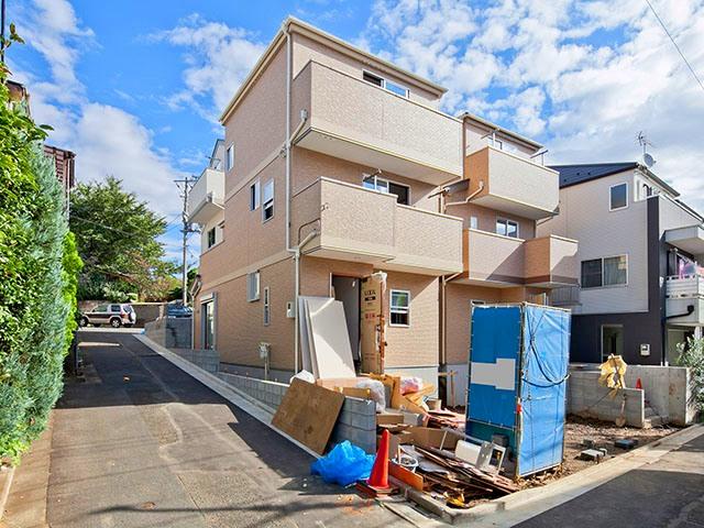 Local appearance photo. Local (10 May 2013) Shooting