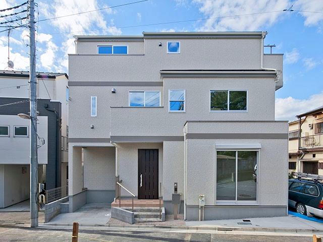 Local appearance photo. Local (10 May 2013) Shooting