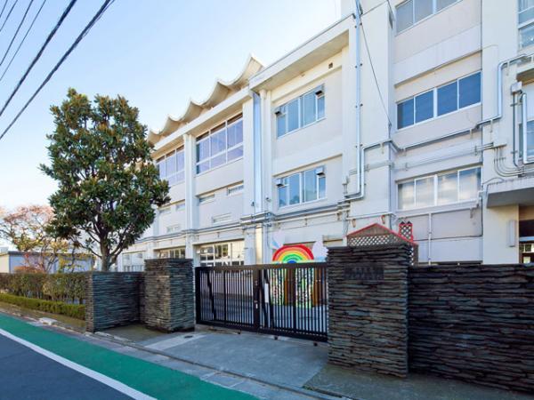 Primary school. 350m Nerima Shimoshakujii elementary school to elementary school