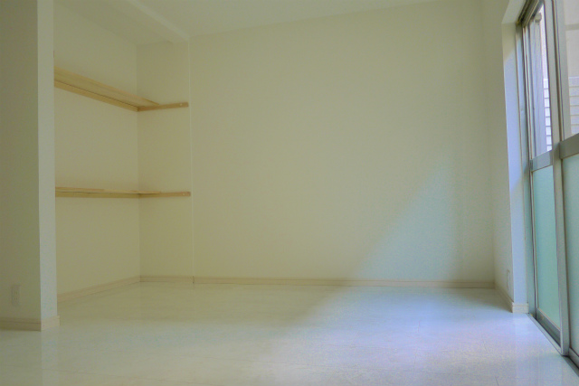 Living and room. Reborn in high-class properties with a wide and beautiful of! !