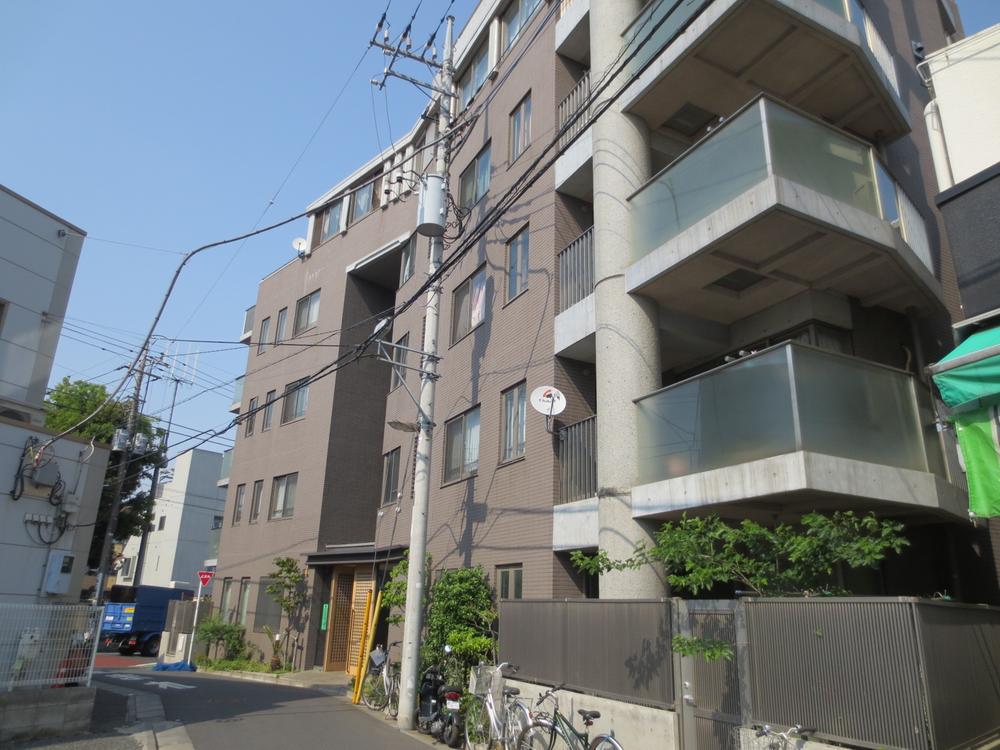 Local appearance photo