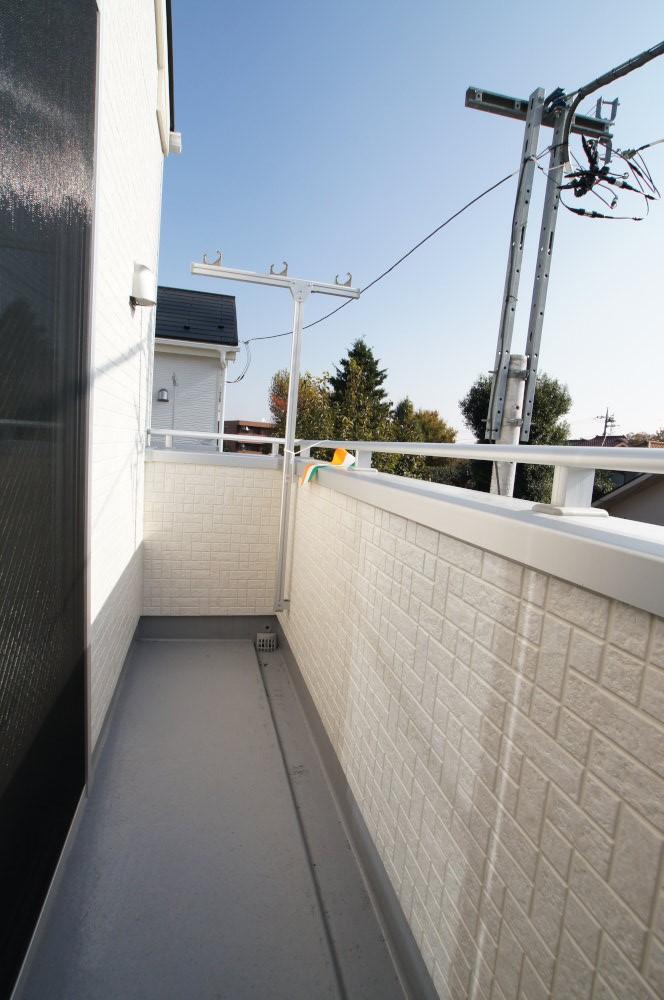 Other introspection. Glad wide balcony to wife.