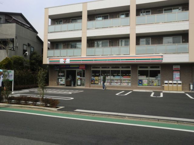 Convenience store. 140m to Seven-Eleven (convenience store)
