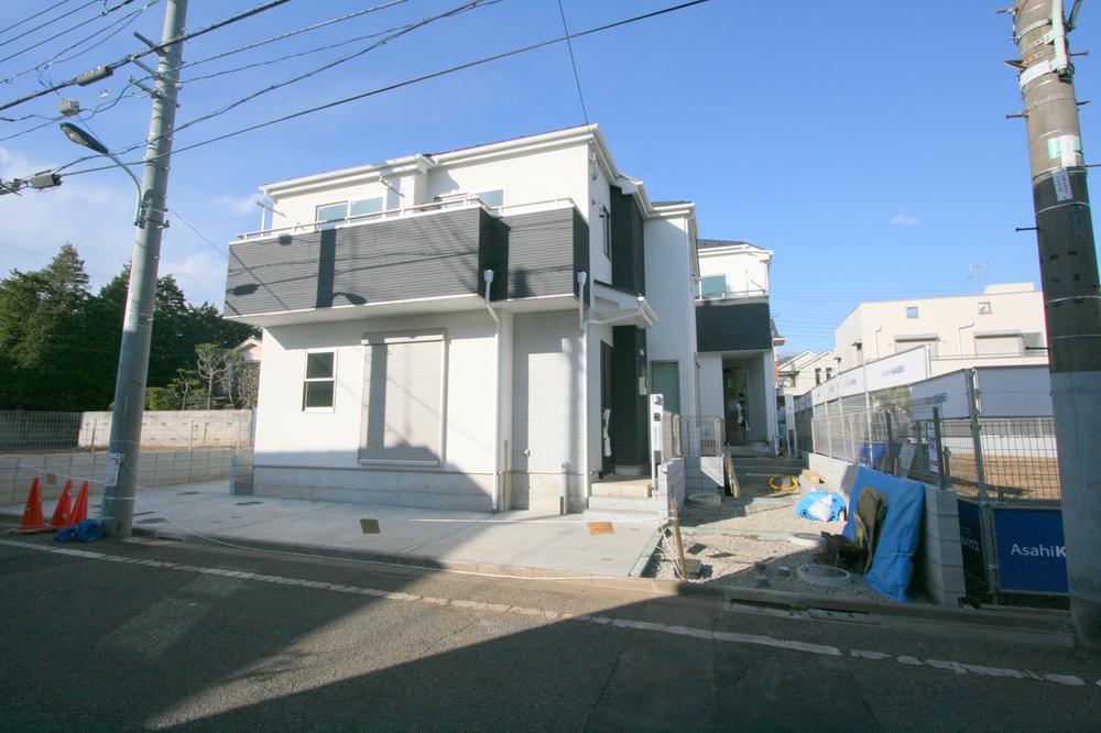 Local photos, including front road. Local (12 May 2013) Shooting