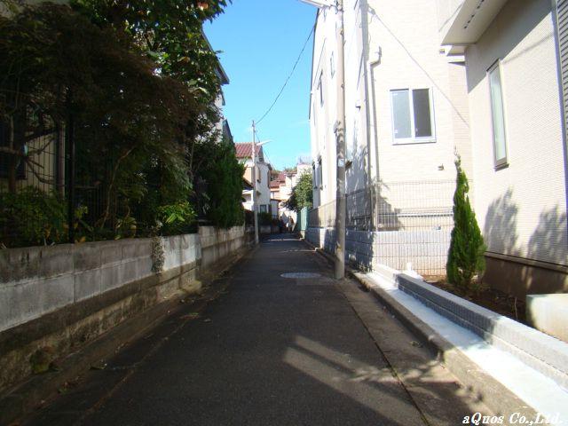 Local photos, including front road. Local (11 May 2013) Shooting