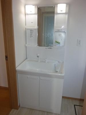 Wash basin, toilet. Indoor (12 May 2013) Shooting