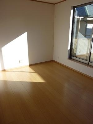 Non-living room. Indoor (12 May 2013) Shooting