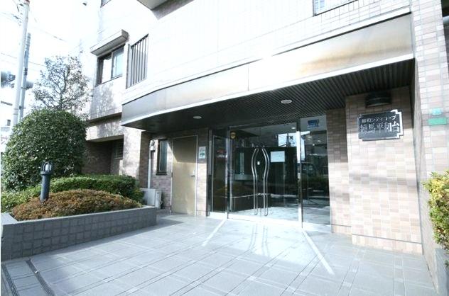 Entrance. Common areas