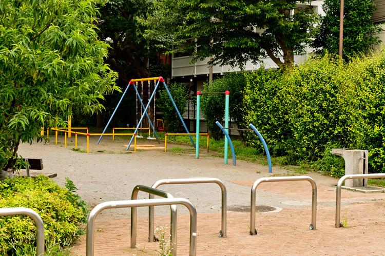 Other. Just a 1-minute walk of Tateno children amusement. In a park surrounded by greenery, Suitable for Asobaseru the small children there is a swing and horizontal bar. Be feel free to go out if this distance. Also, Rest assured that distance to go to immediately call.