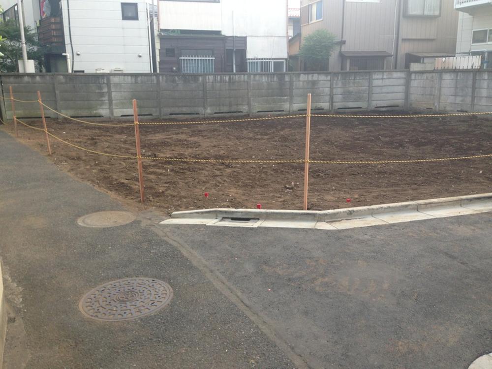 Local photos, including front road. Local (August 2013) Shooting