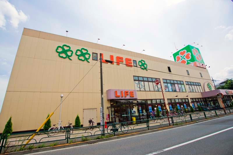 Supermarket. Until Life Doshida shop 571m