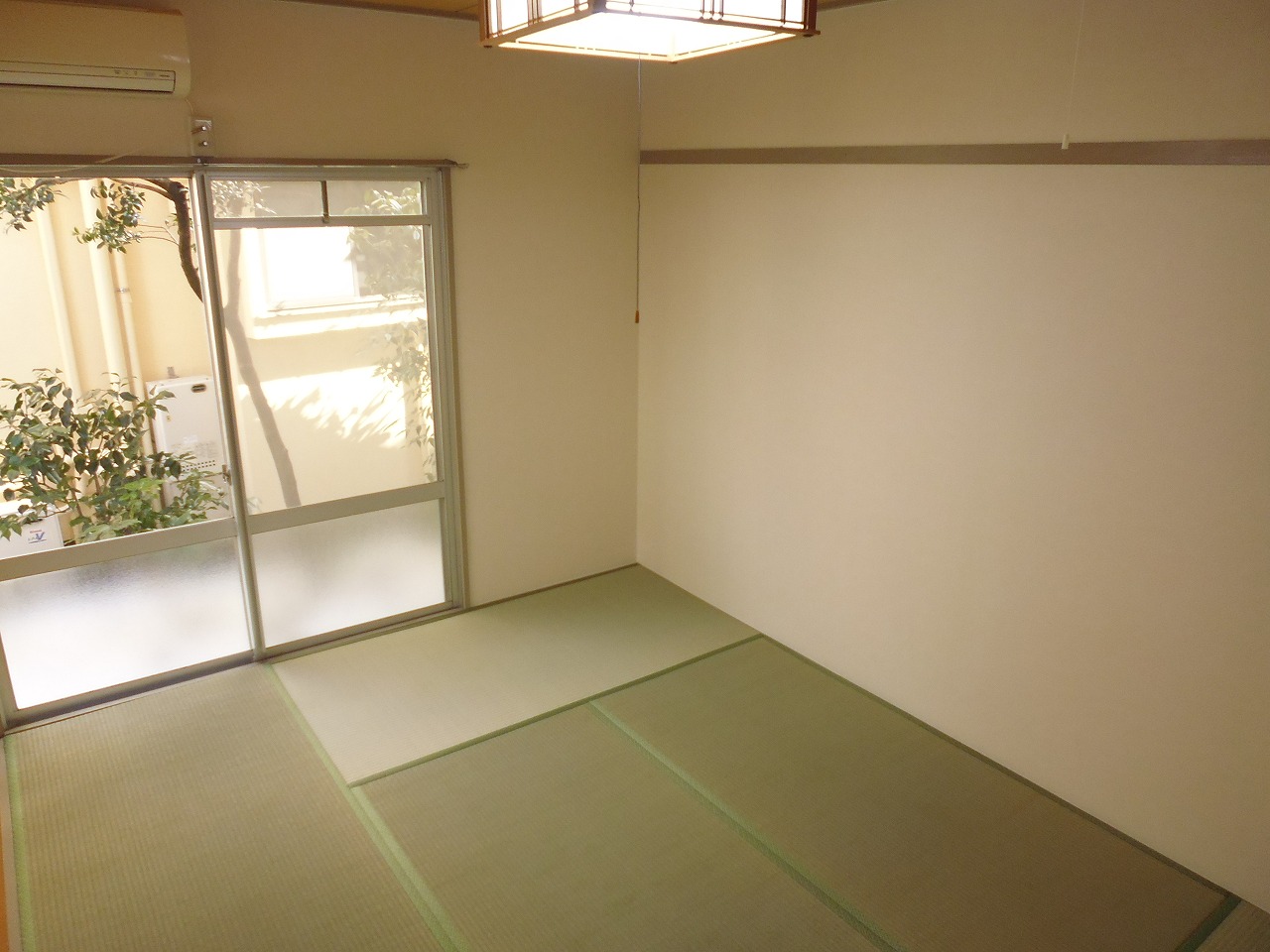 Living and room. Separate reference