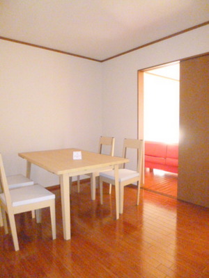 Living and room. Is a reference photograph at the time of furniture installation