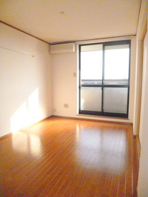 Living and room. Flooring 6 Pledge of Western-style