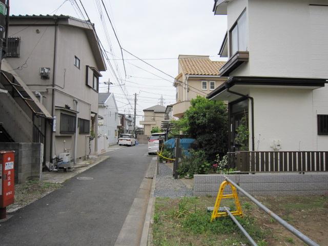 Local photos, including front road. Local (May 2013) Shooting