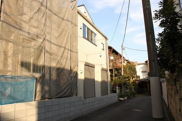 Local photos, including front road. Local (11 May 2013) Shooting