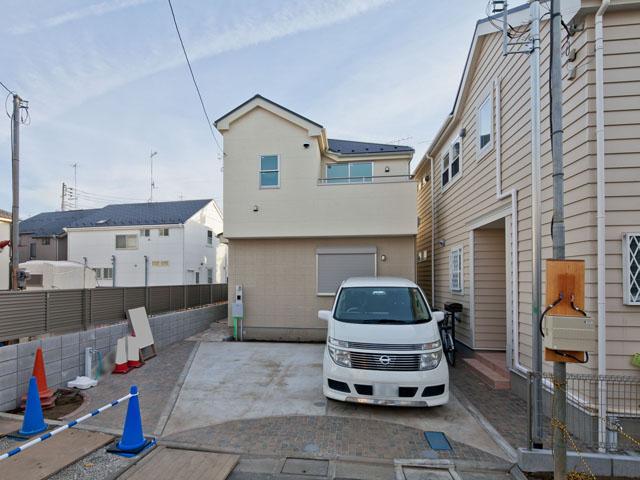 Local appearance photo. Local (12 May 2013) Shooting