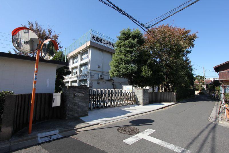 Junior high school. 75m to Nerima Oizumi second junior high school