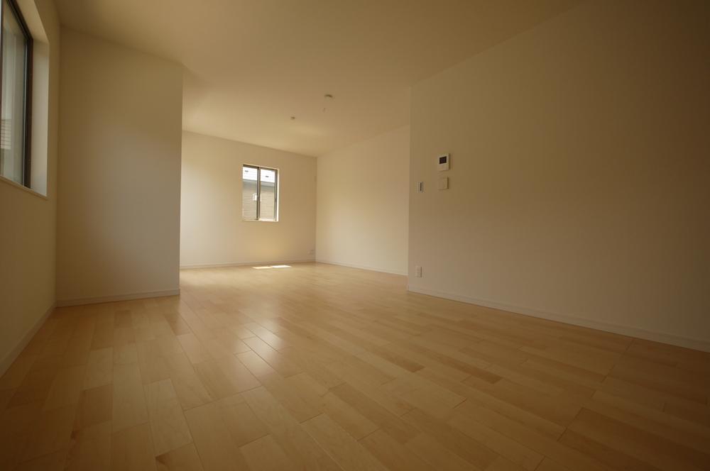 Same specifications photos (living). Same specifications