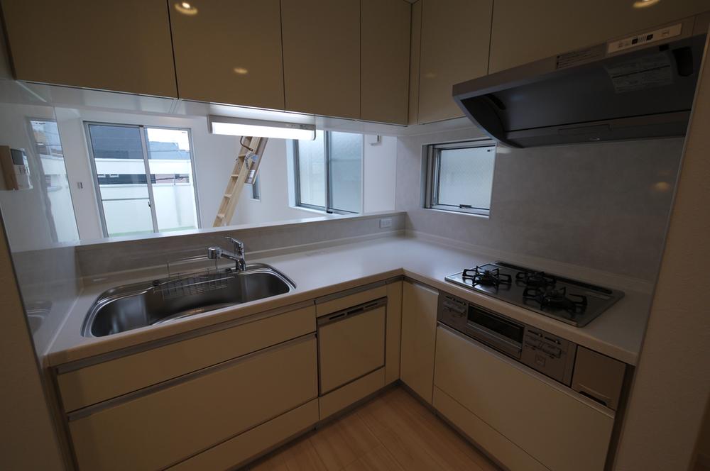 Same specifications photo (kitchen). Same specifications