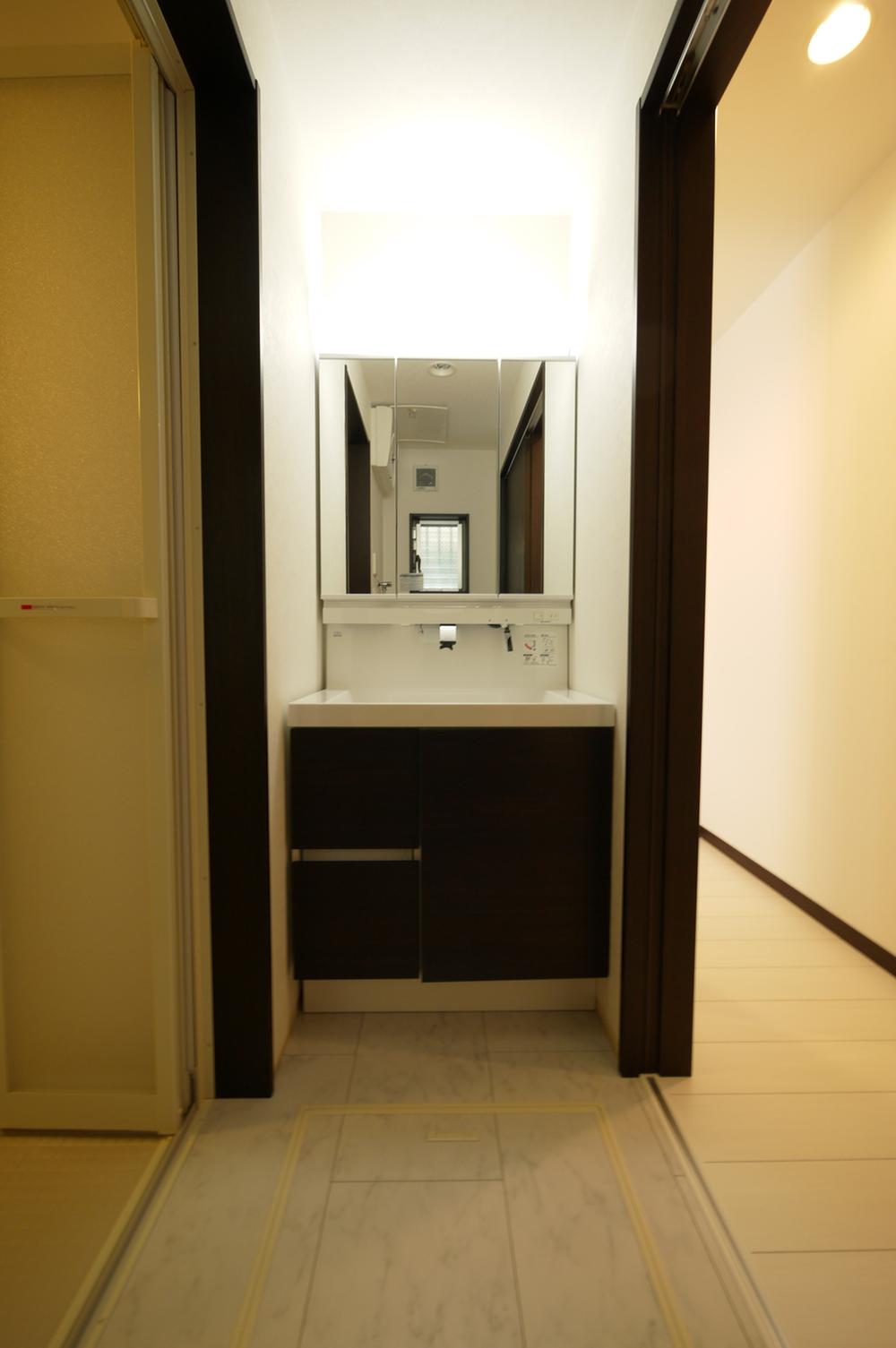 Same specifications photos (Other introspection). Same specifications