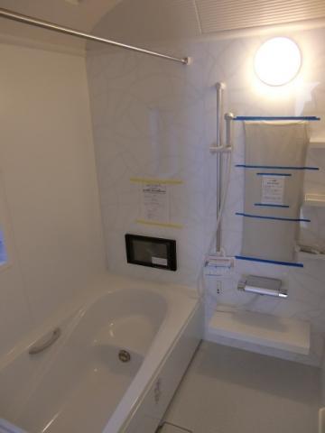 Bathroom. Bathroom TV ・ Bathroom Dryer ・ Slide hook, such as, It contains the advanced specifications. We do not have a winter of Nagayu problem.