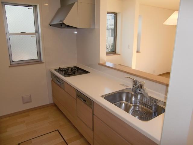 Same specifications photo (kitchen). Dishwasher ・ It is a face-to-face kitchen with a water purifier. There is a cupboard behind.