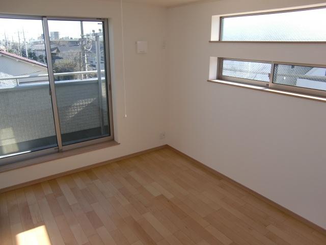 Non-living room. It is the south side of the Western-style. It is fashionable to make.