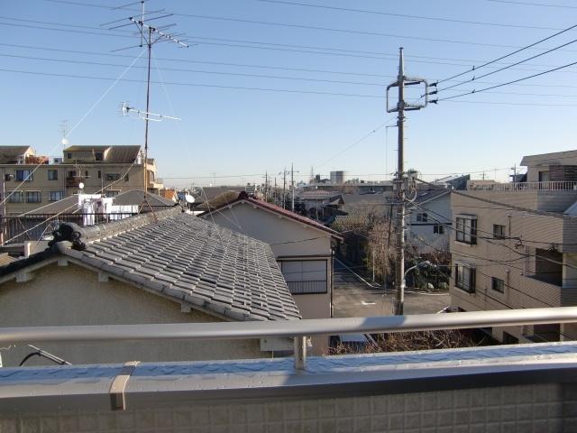 View photos from the dwelling unit. Is the view from the veranda. It is refreshing.