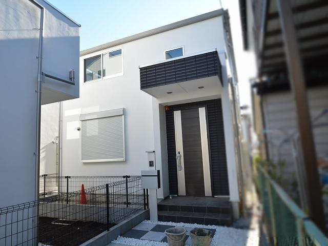 Local photos, including front road. Nerima Takamatsu 1-chome 1 Building appearance