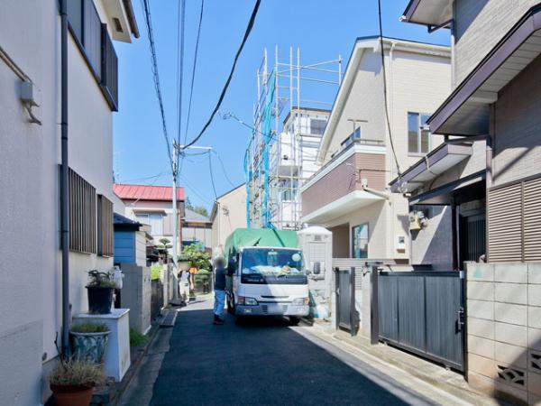 Local photos, including front road. 2013 / 12 / 02 shooting